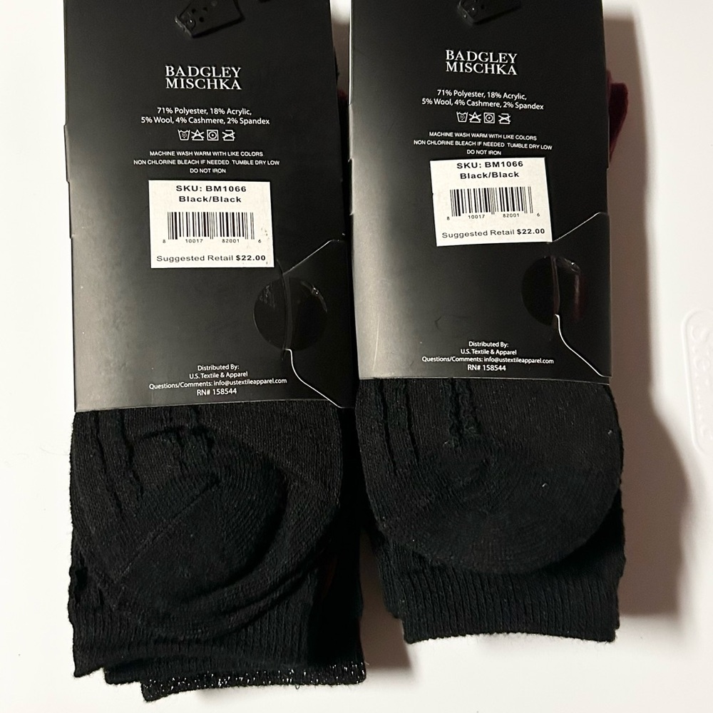 Badgley Mischka Ladies Black Luxury Cashmere Crew Socks 4 Pairs Shoe Size 6-10 - Picture 3 of 5